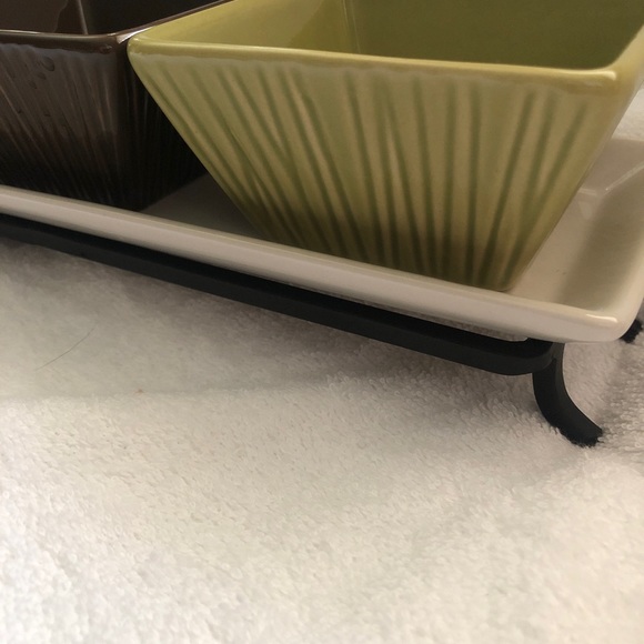 Ceramic plate on bronze metal stand. 3 square bowls. Beautiful harvest colors. - Picture 8 of 16